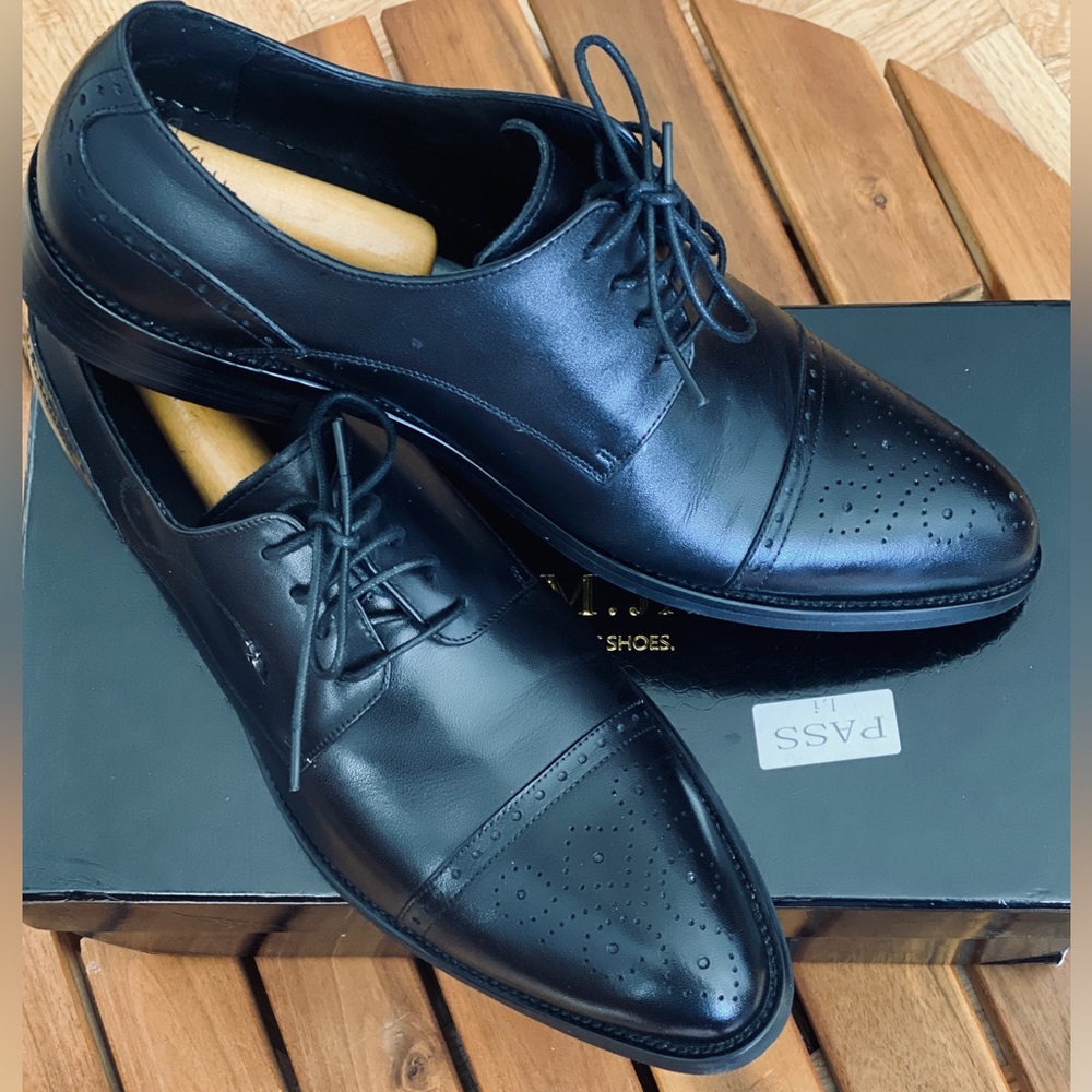 Brand new dress shoes with box, great quality